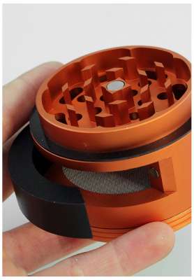 Grinder Black Leaf Door 3 parti + spatolina